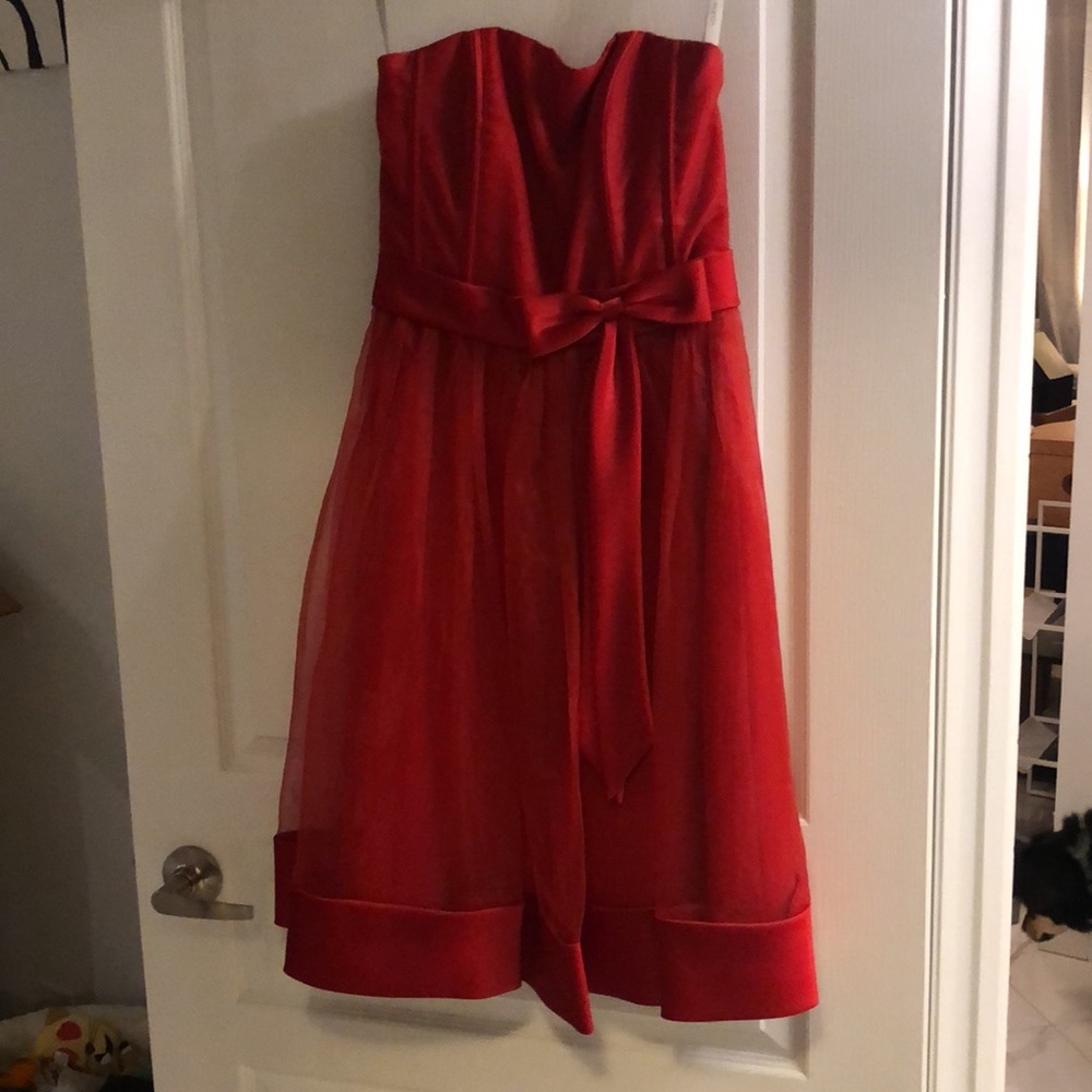 Red tulle strapless dress